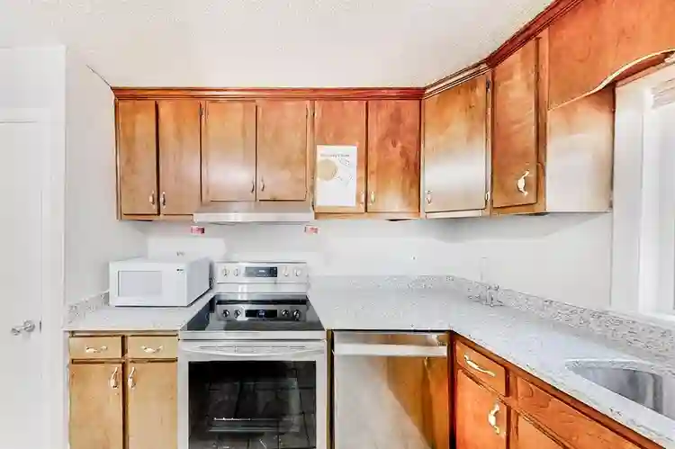 8 BR in Stone Mountain