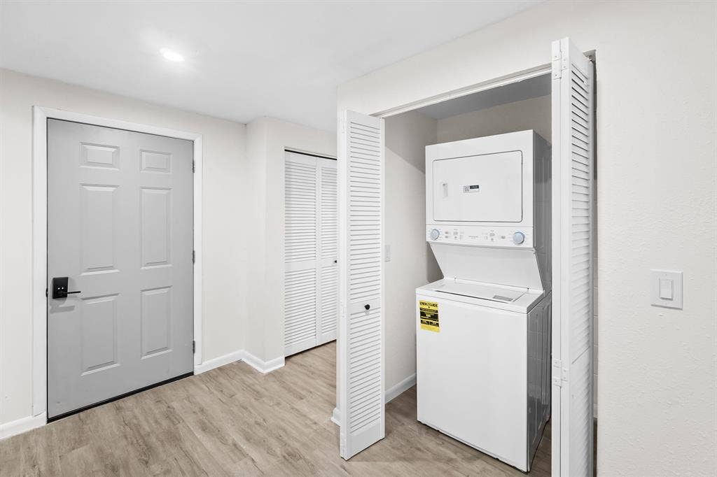 6 BR in Jacksonville