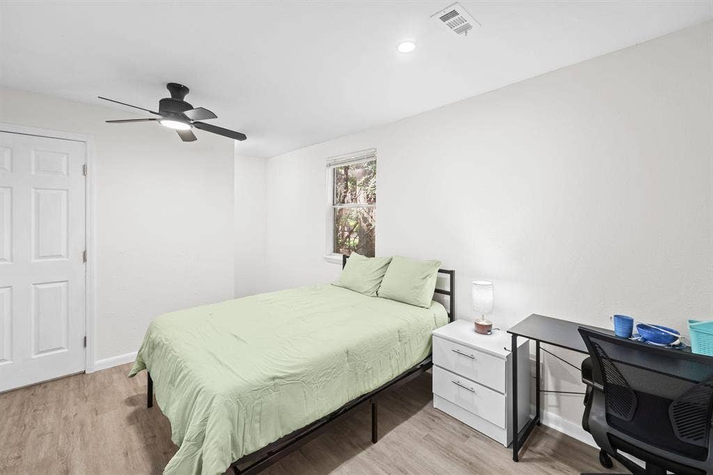 6 BR in Jacksonville