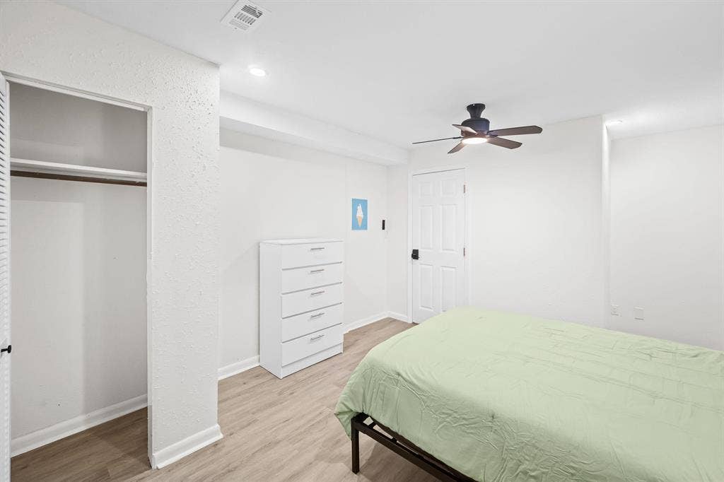 6 BR in Jacksonville