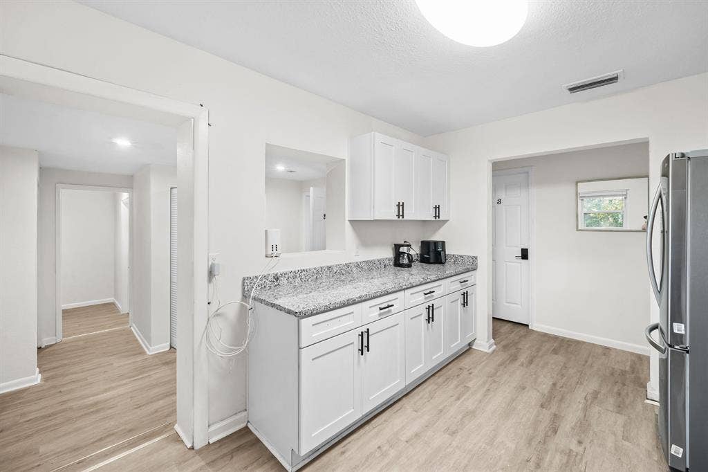 6 BR in Jacksonville