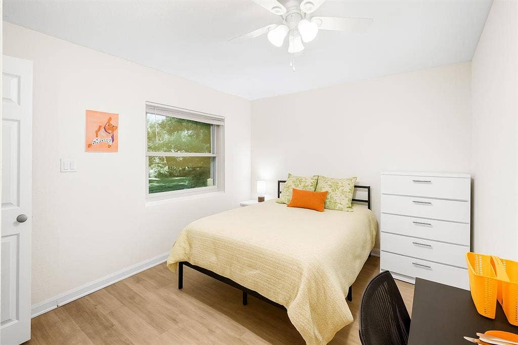 6 BR in Jacksonville