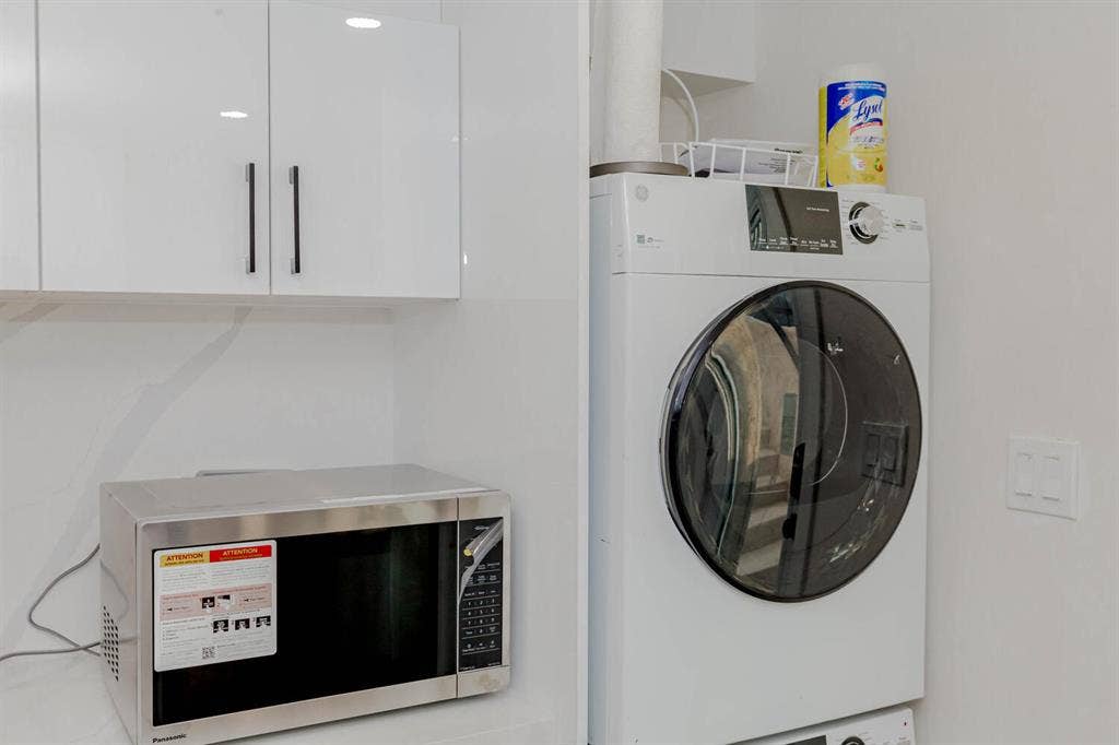 2bed basement apartment in Oakville