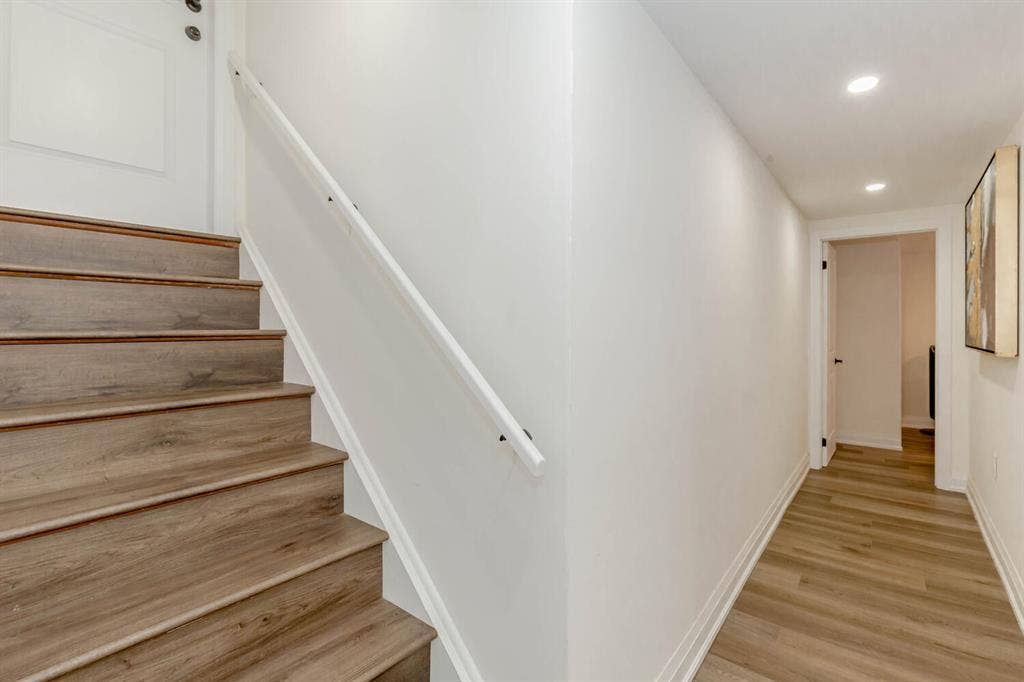2bed basement apartment in Oakville