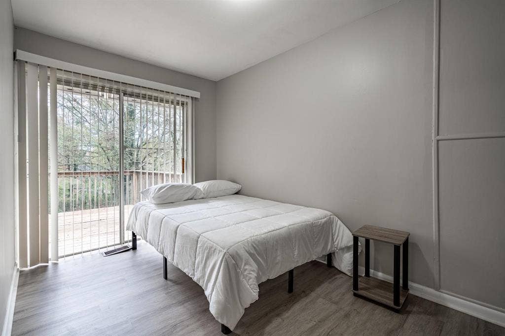 8 BR in Conley