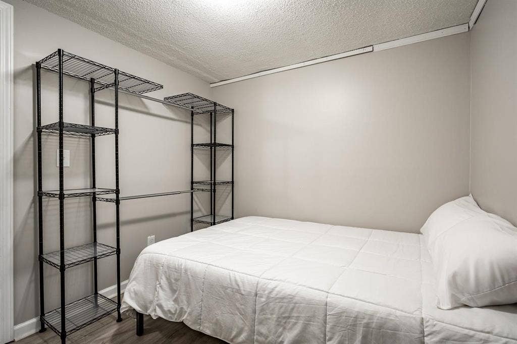 8 BR in Conley