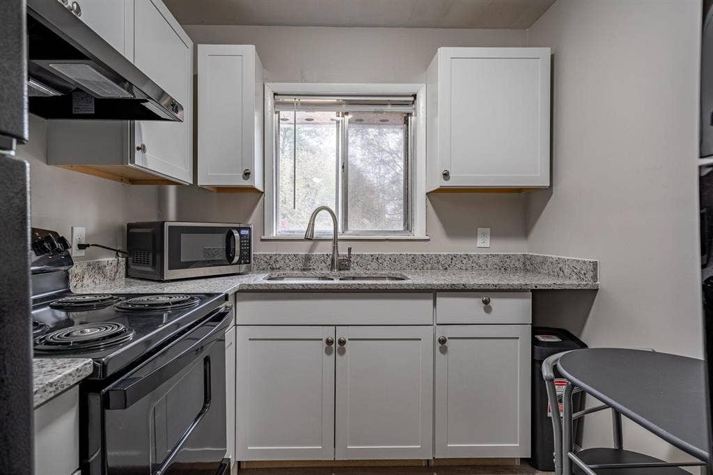 8 BR in Conley