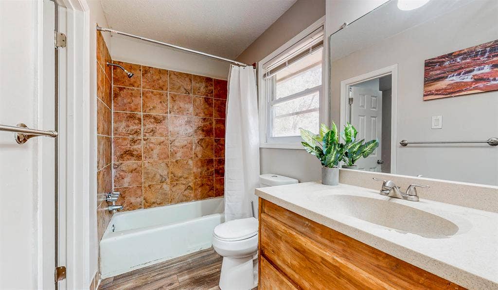 5 BR in College Park