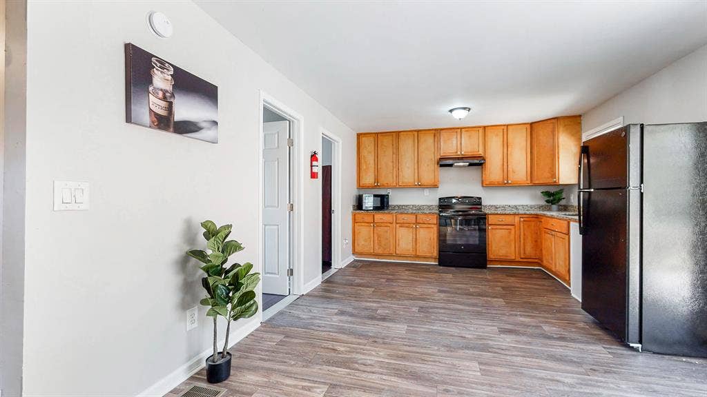 5 BR in College Park