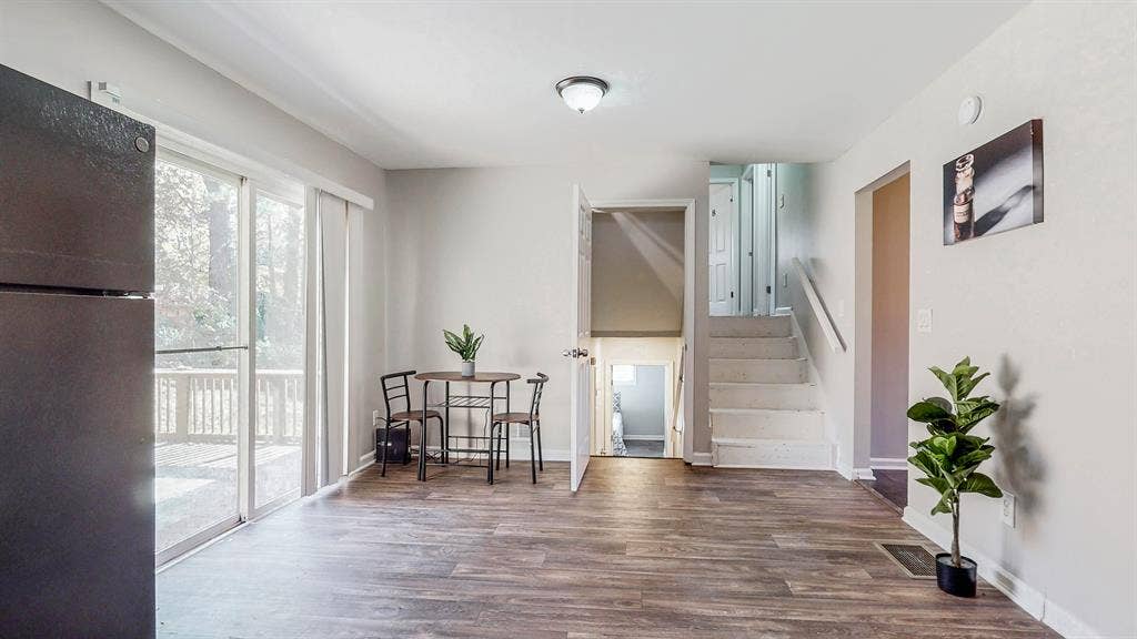 5 BR in College Park