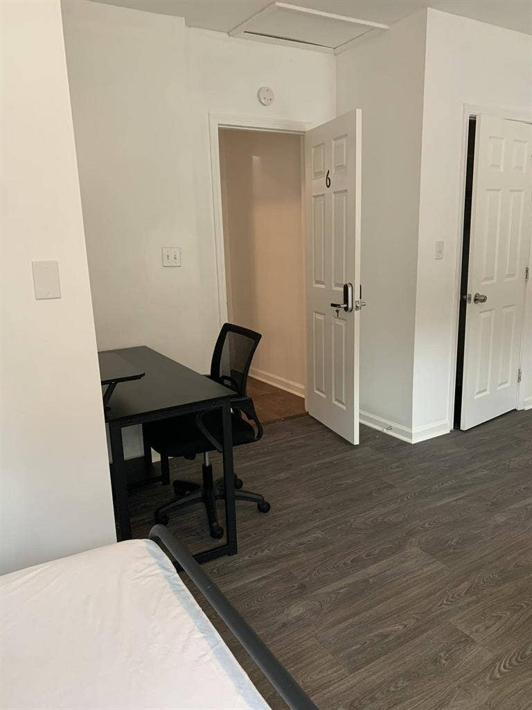 6 BR in College Park