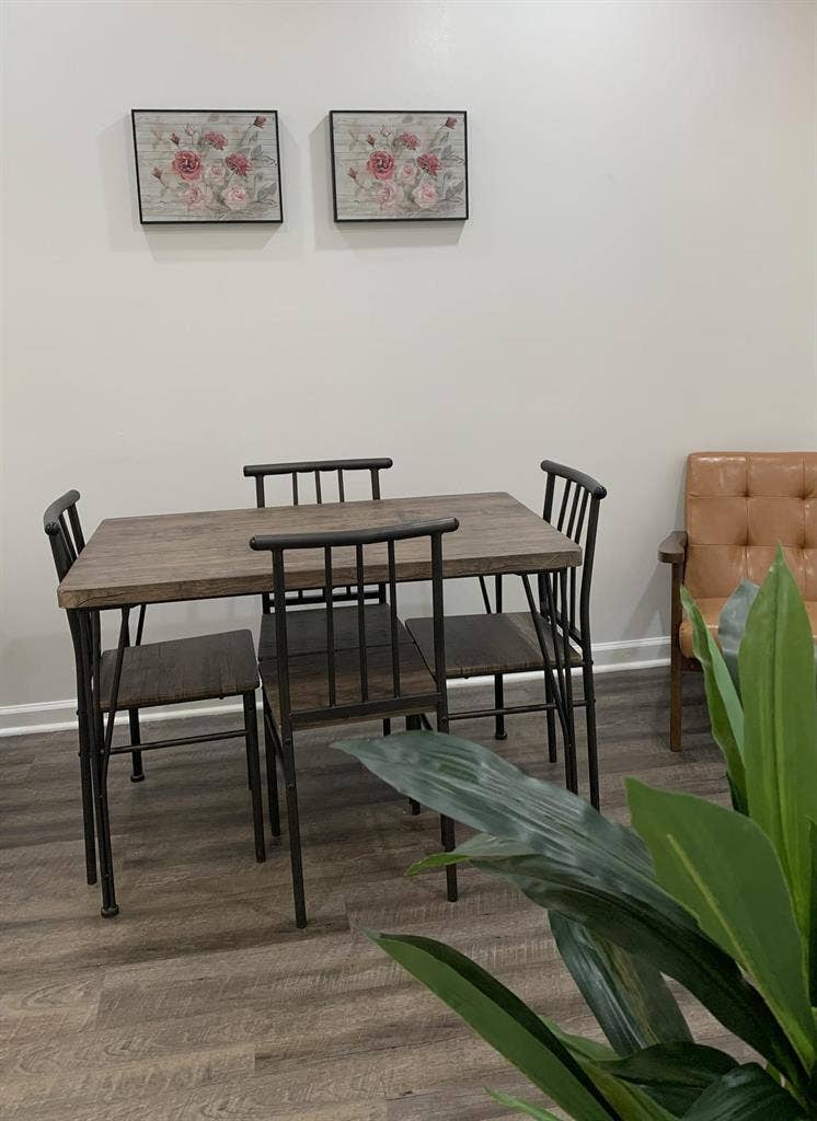 6 BR in College Park