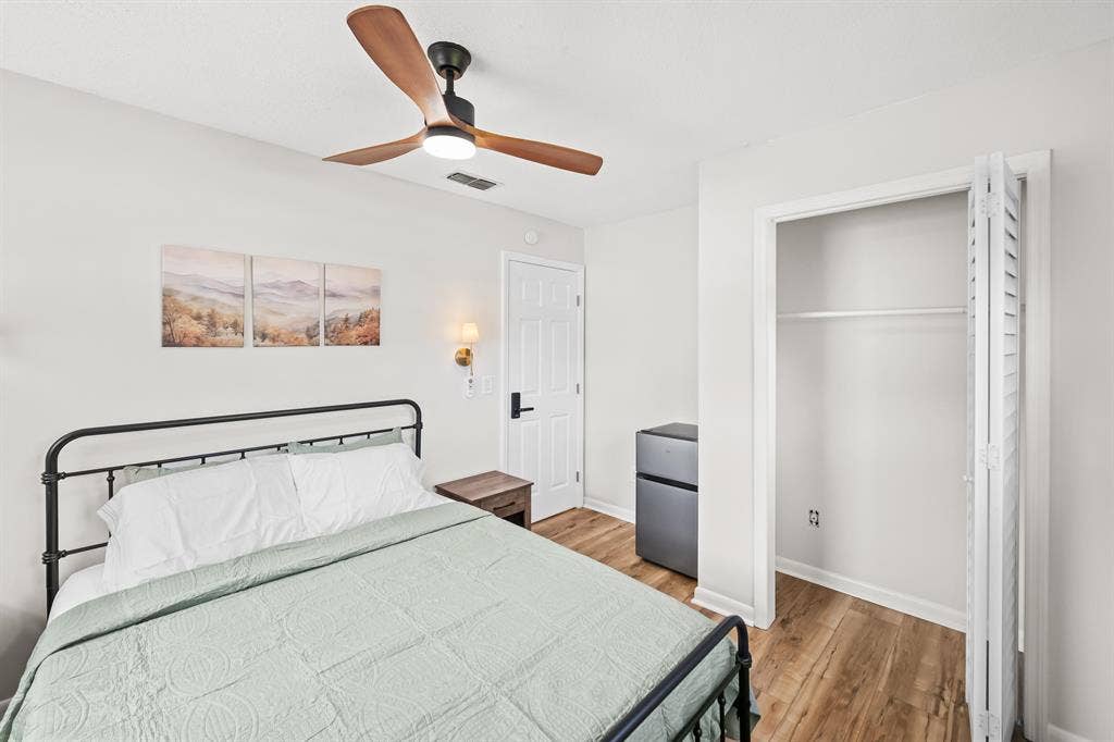 6 BR in Jacksonville