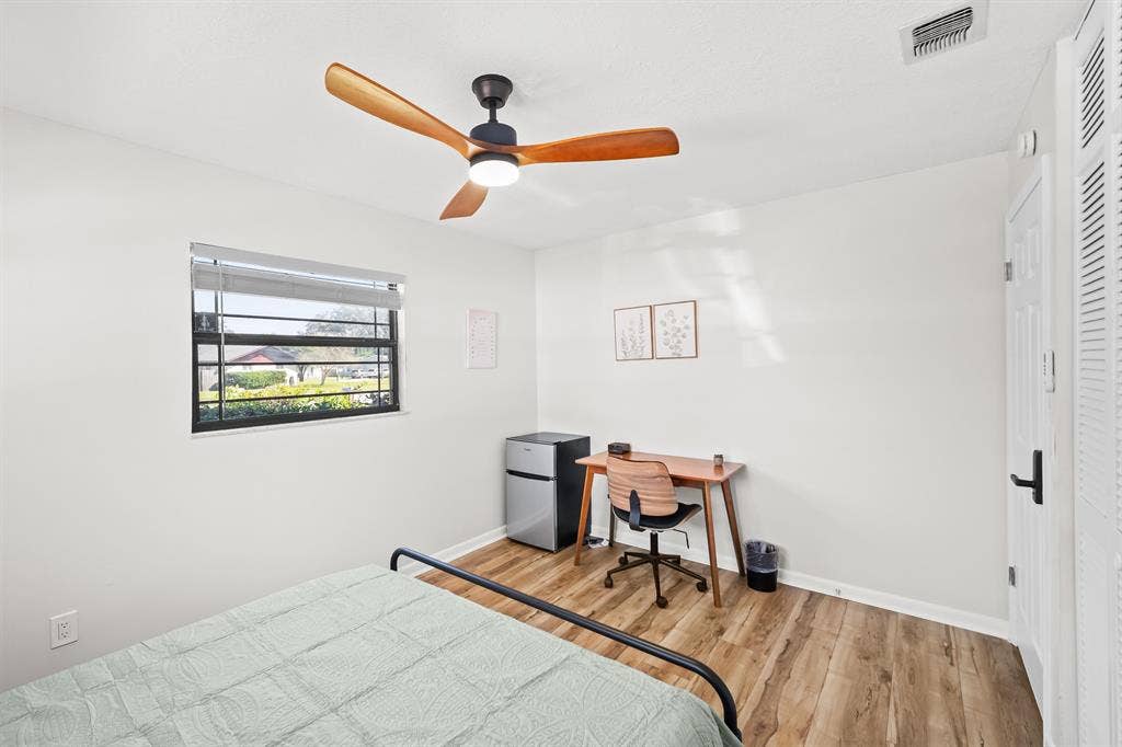 6 BR in Jacksonville