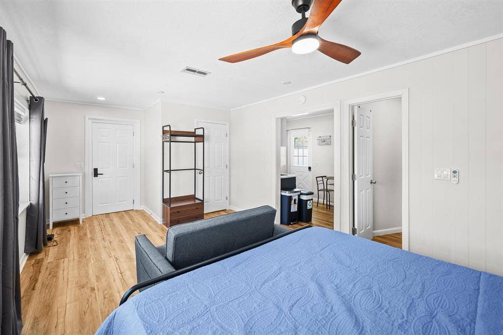 6 BR in Jacksonville