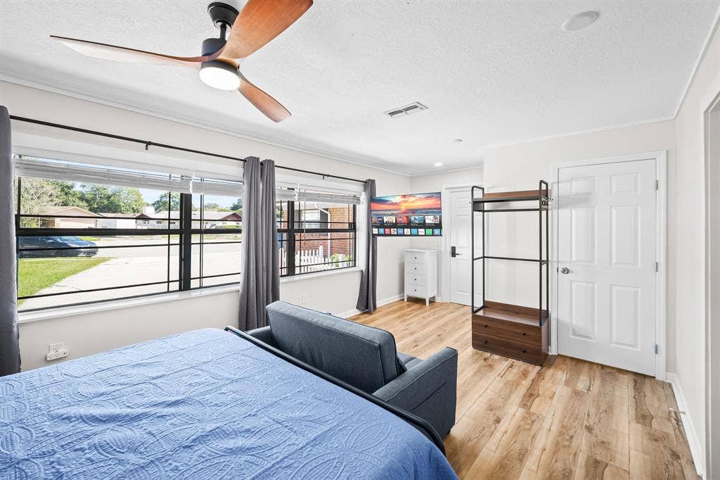 6 BR in Jacksonville