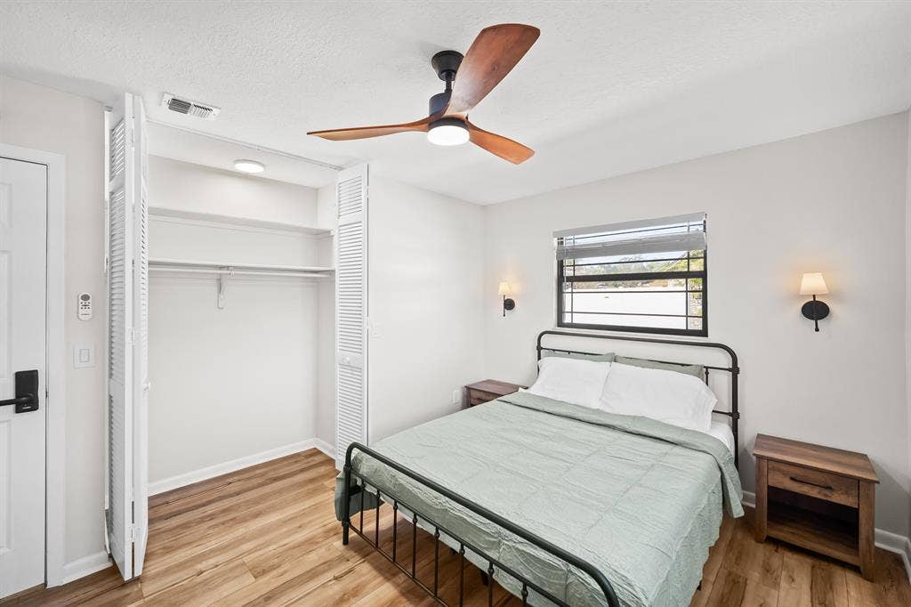 6 BR in Jacksonville