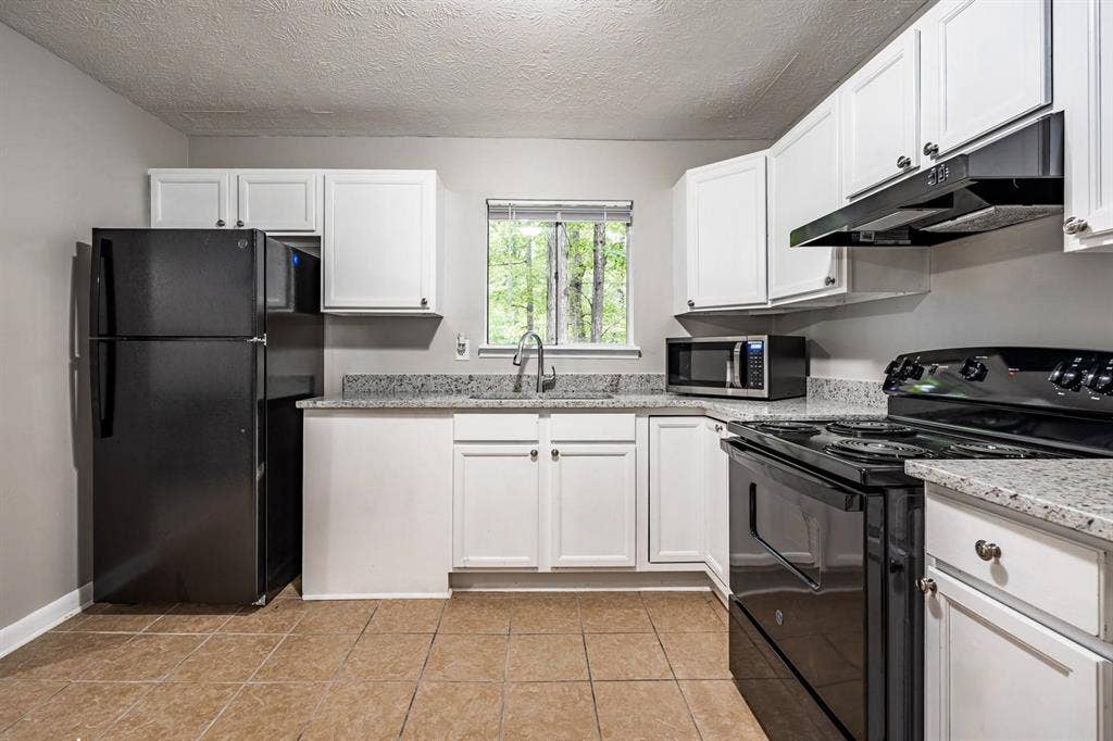 6 BR in Jonesboro