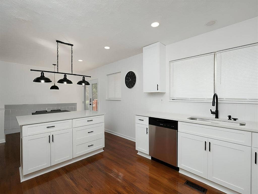 5 BR in Morrow