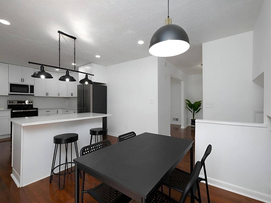 5 BR in Morrow