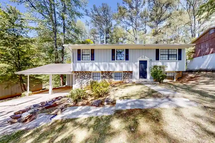 6 BR in Stone Mountain