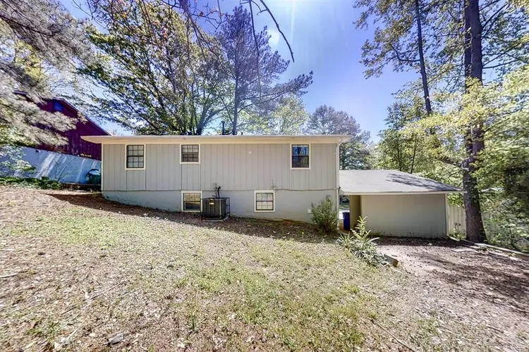 6 BR in Stone Mountain