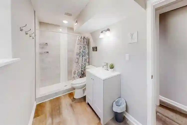 6 BR in Stone Mountain