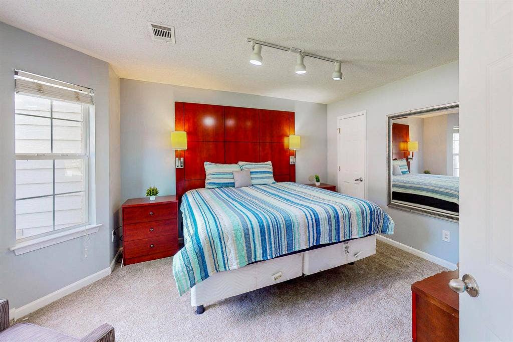 6 BR in Decatur