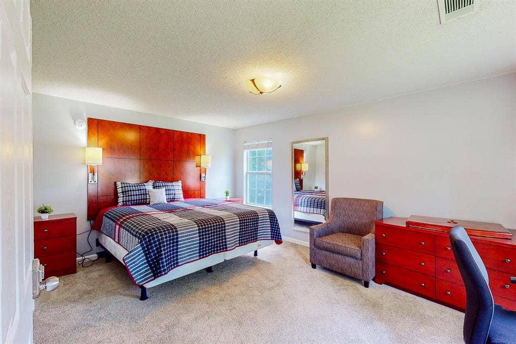 6 BR in Decatur