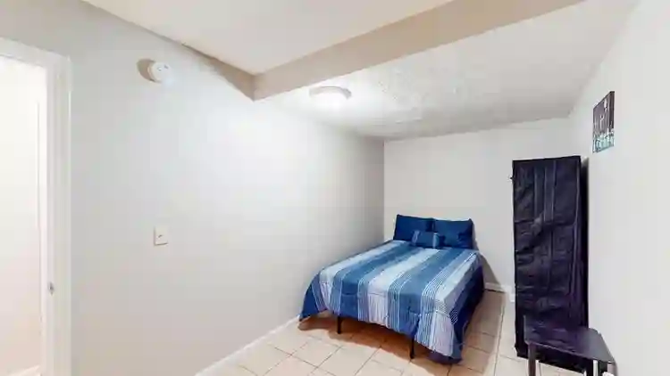 5 BR in Riverdale
