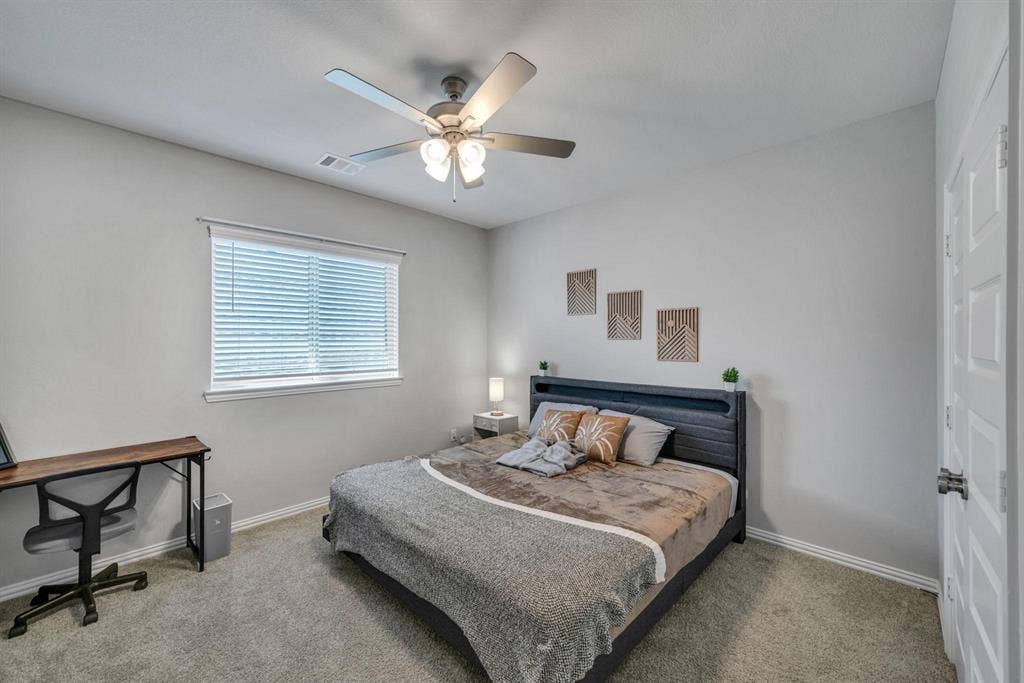 6 BR in Katy