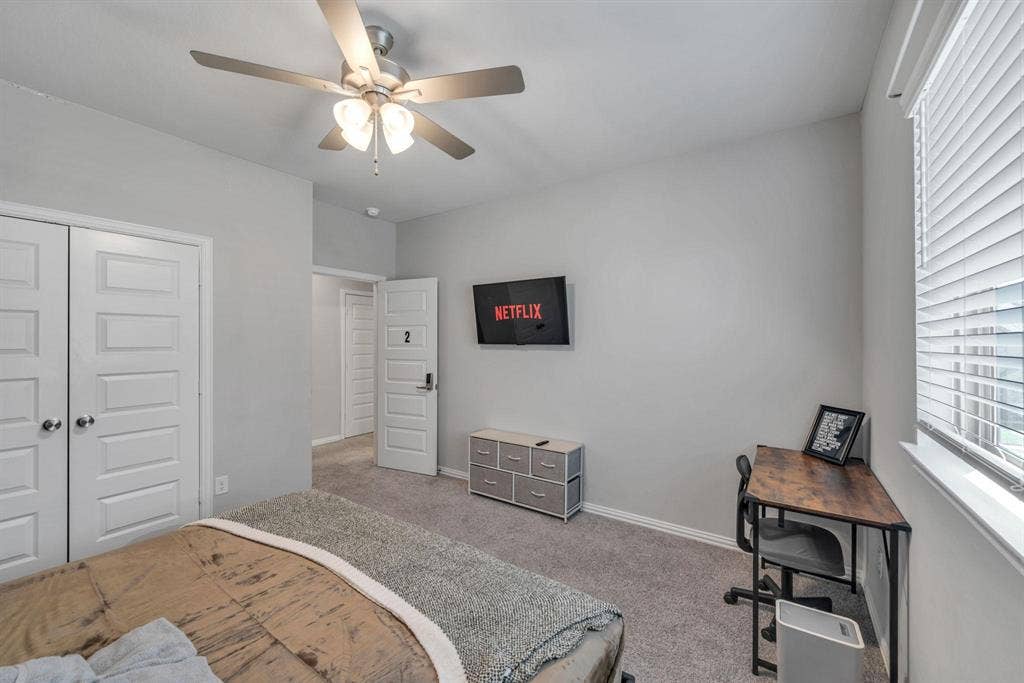6 BR in Katy