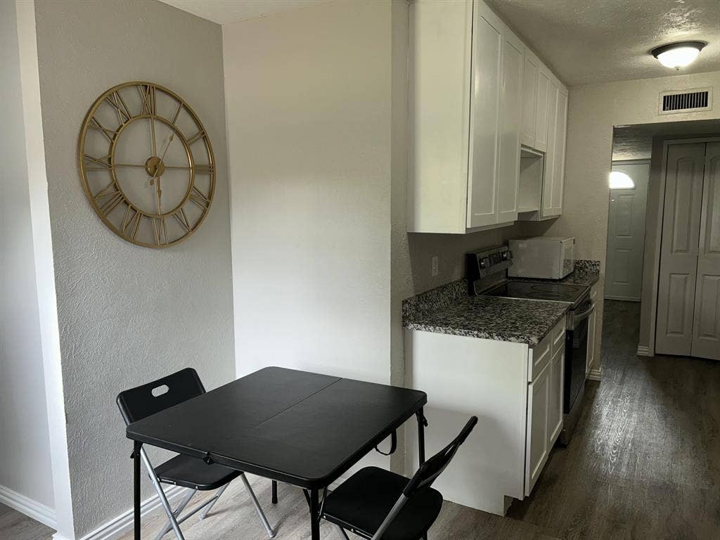 5 BR in Dallas