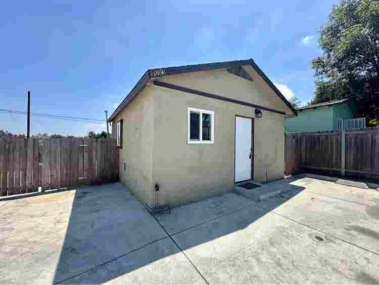 1Bedroom House+Office & RV Parking