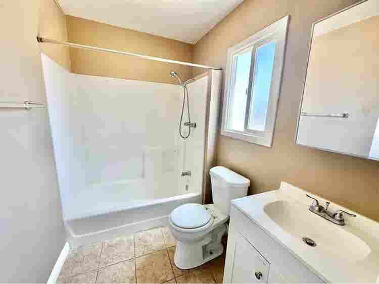 1Bedroom House+Office & RV Parking