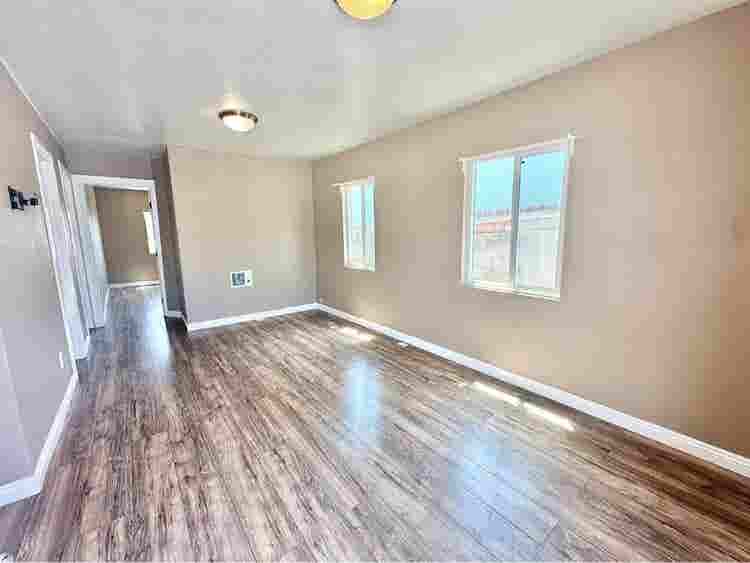 1Bedroom House+Office & RV Parking