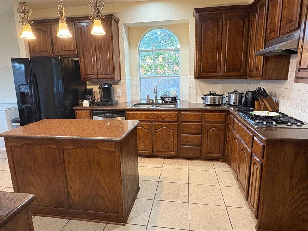 6 BR in Little Elm