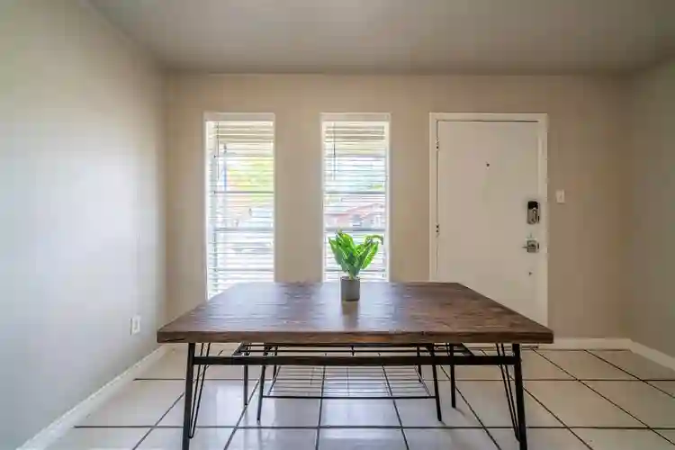 6 BR in Houston