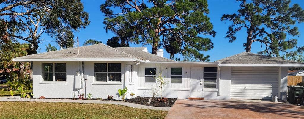 6 BR in Bradenton