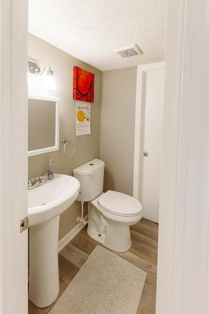 6 BR in Stone Mountain