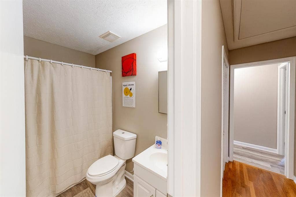 6 BR in Stone Mountain