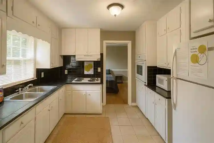 6 BR in Stone Mountain