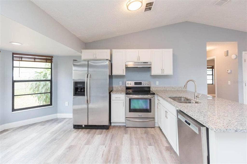 7 BR in Lakeland