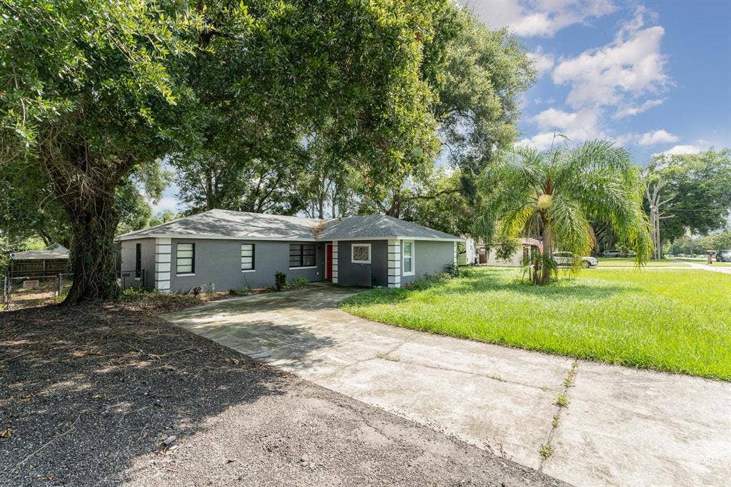 7 BR in Lakeland