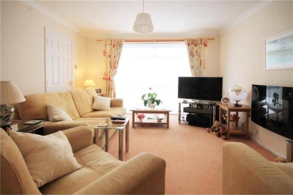 Newly furnished single room