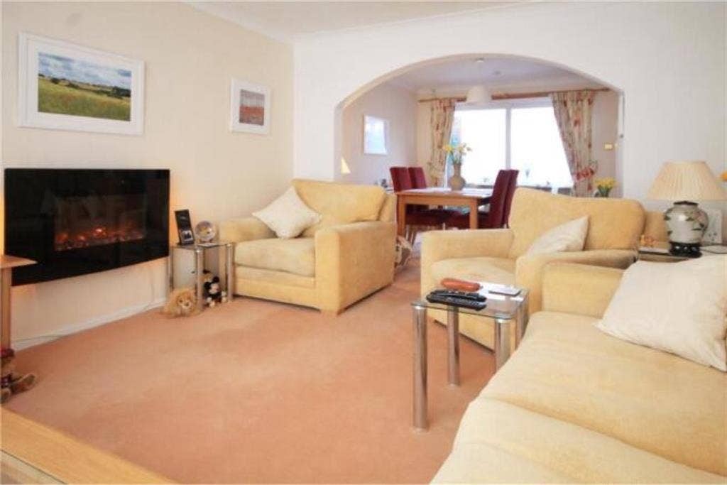 Newly furnished single room