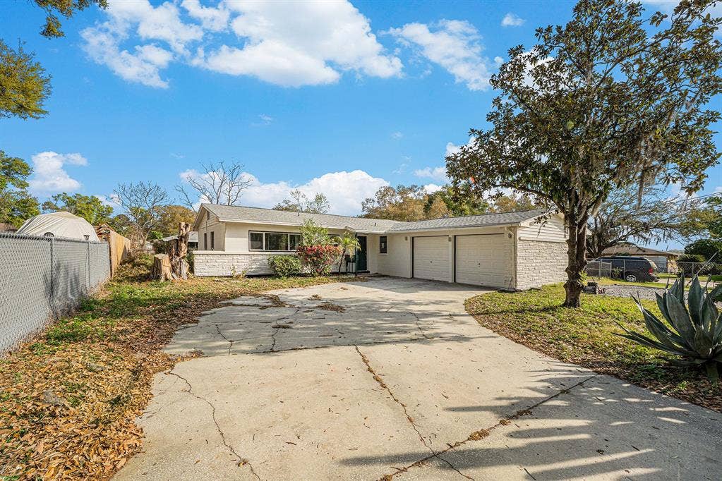 7 BR in Lakeland