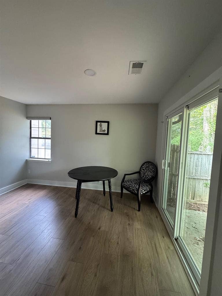 3 BR in Stockbridge