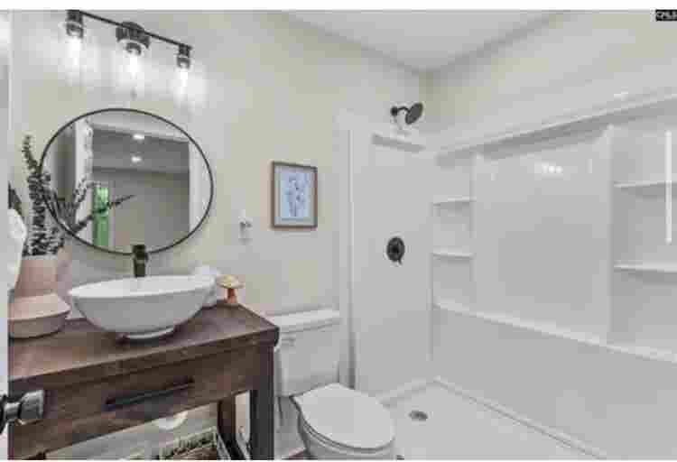 Room & Private Bathroom :) DEC 1