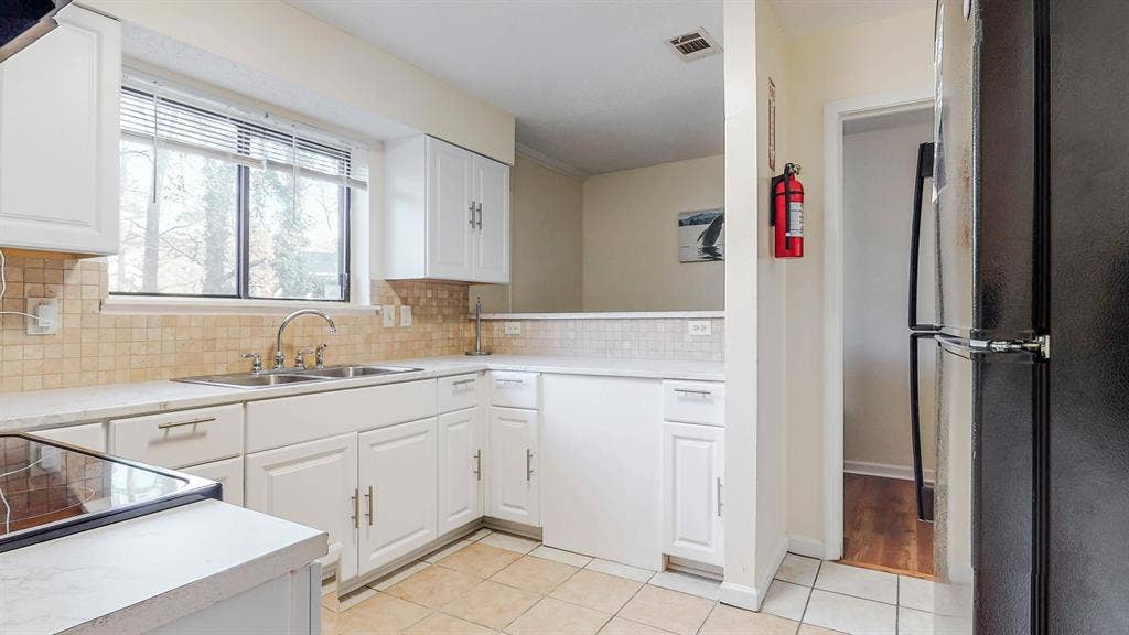 9 BR in Stone Mountain